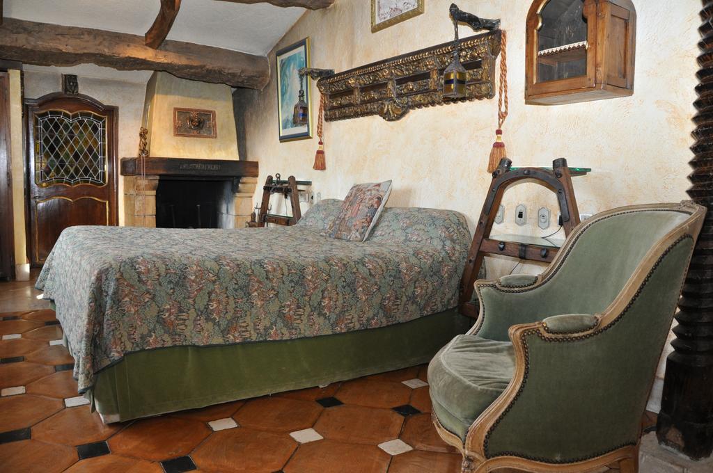 Chateau Hotel La Vignette Haute オリボー・シュル・シアーニュ 部屋 写真
